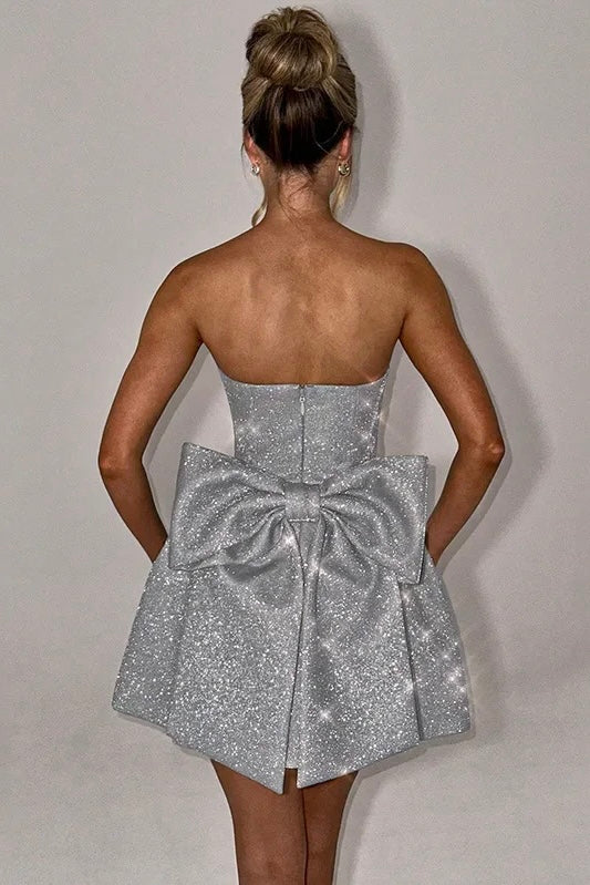 Vestido Curto Tomara Que Caia Com Brilho Cinza Claro