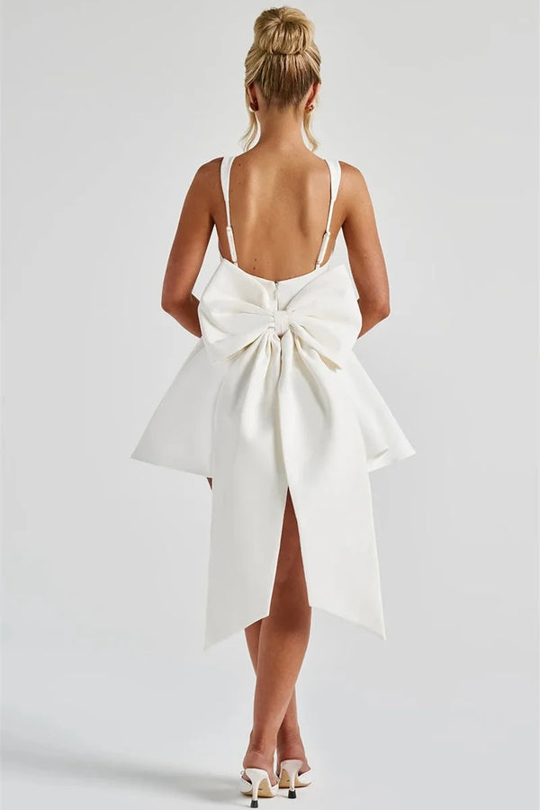 Vestido Curto Rodado Com Laço Branco