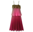 Vestido Longo Plissado Multicolorido Com Babados em Camadas