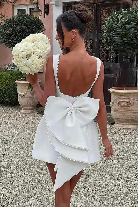 Vestido Curto Alfaiataria com Laço e Pérolas