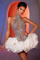 Vestido Curto Gola Halter Todo em Pedrarias com Babados