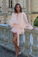 Vestido Curto Todo em Cetim Manga Longa Rosa