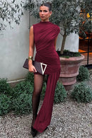 Vestido Curto Assimétrico Com Calda Frontal Vinho