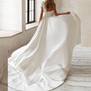 Macaquinho De Lantejoulas Com Calda Removível