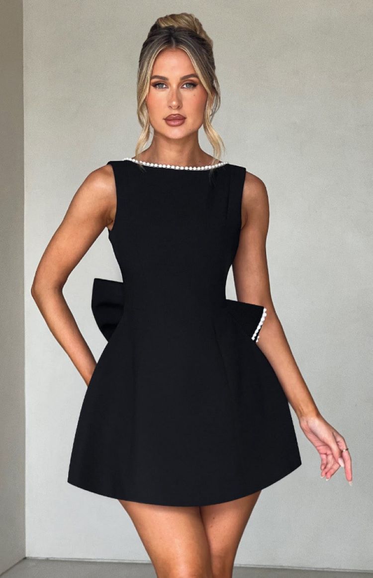 Vestido Curto Alfaiataria com Laço e Pérolas