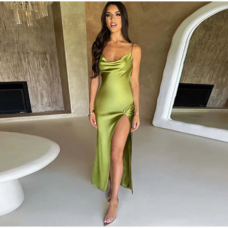 Vestido Longo Com Fenda De Cetim Verde