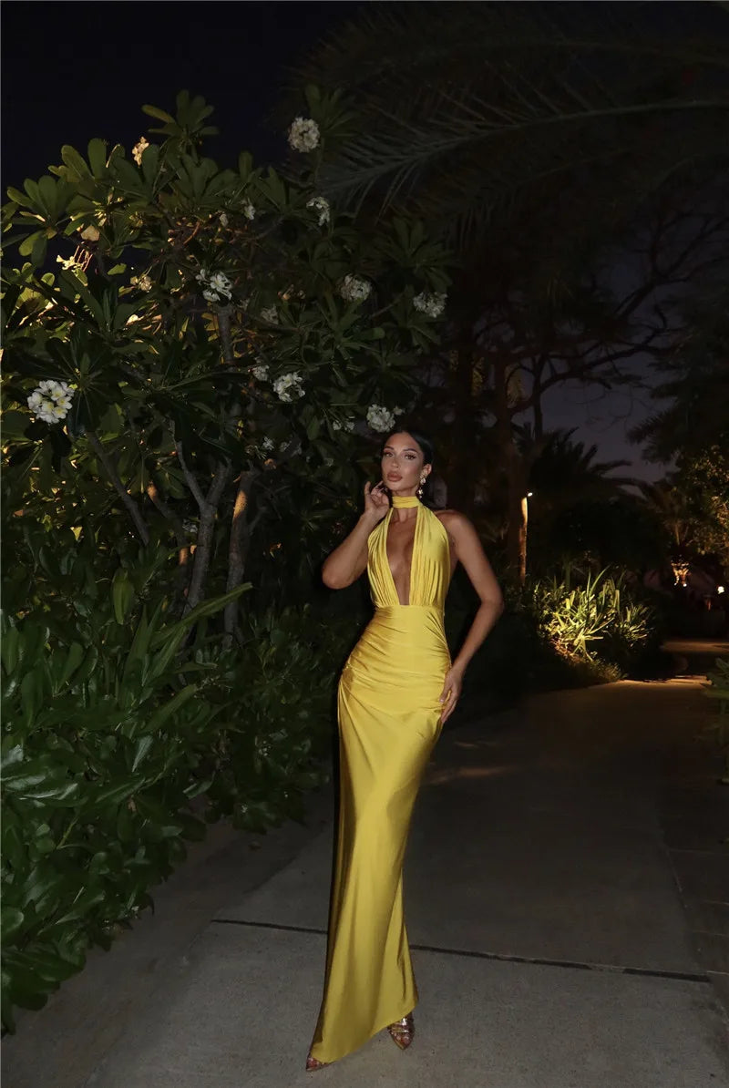 Vestido Longo Recorte Reto Com Fenda Amarelo