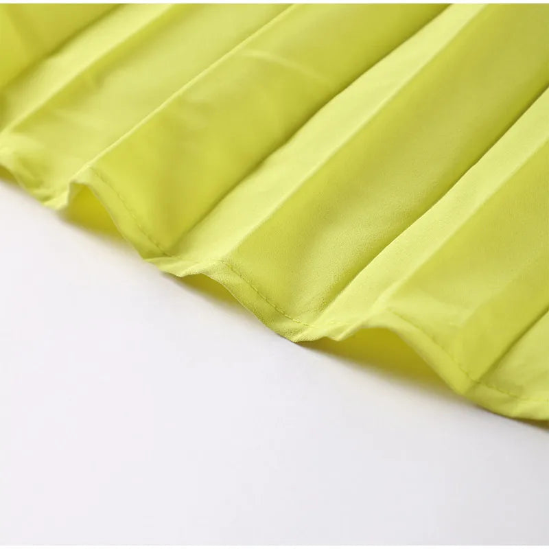 Vestido Longo Plissado Decote Coração Verde Neon