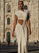 Vestido Longo Ombro a Ombro Com Recortes Assimétricos Branco