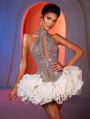 Vestido Curto Gola Halter Todo em Pedrarias com Babados