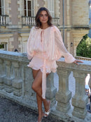 Vestido Curto Todo em Cetim Manga Longa Preto