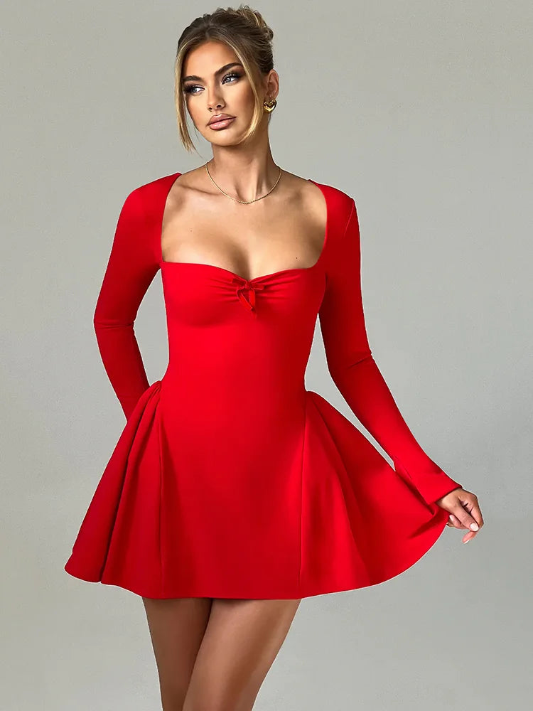 Vestido Curto Rodado Manga Longa Preto