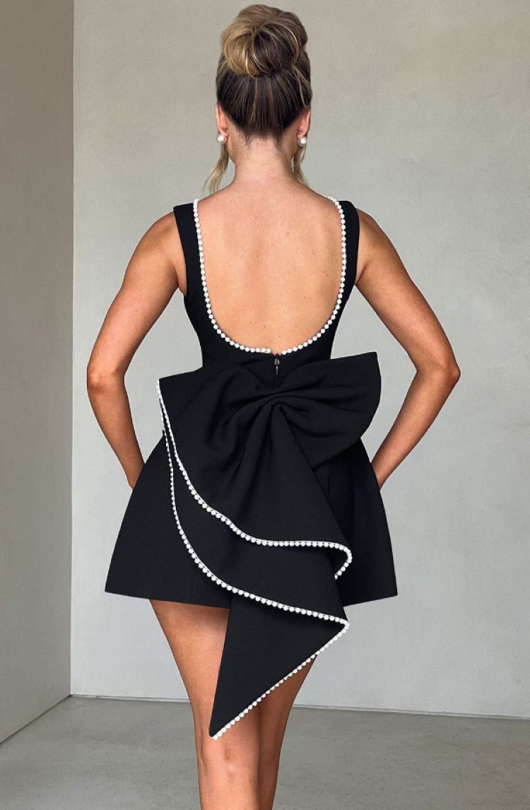Vestido Curto Alfaiataria com Laço e Pérolas