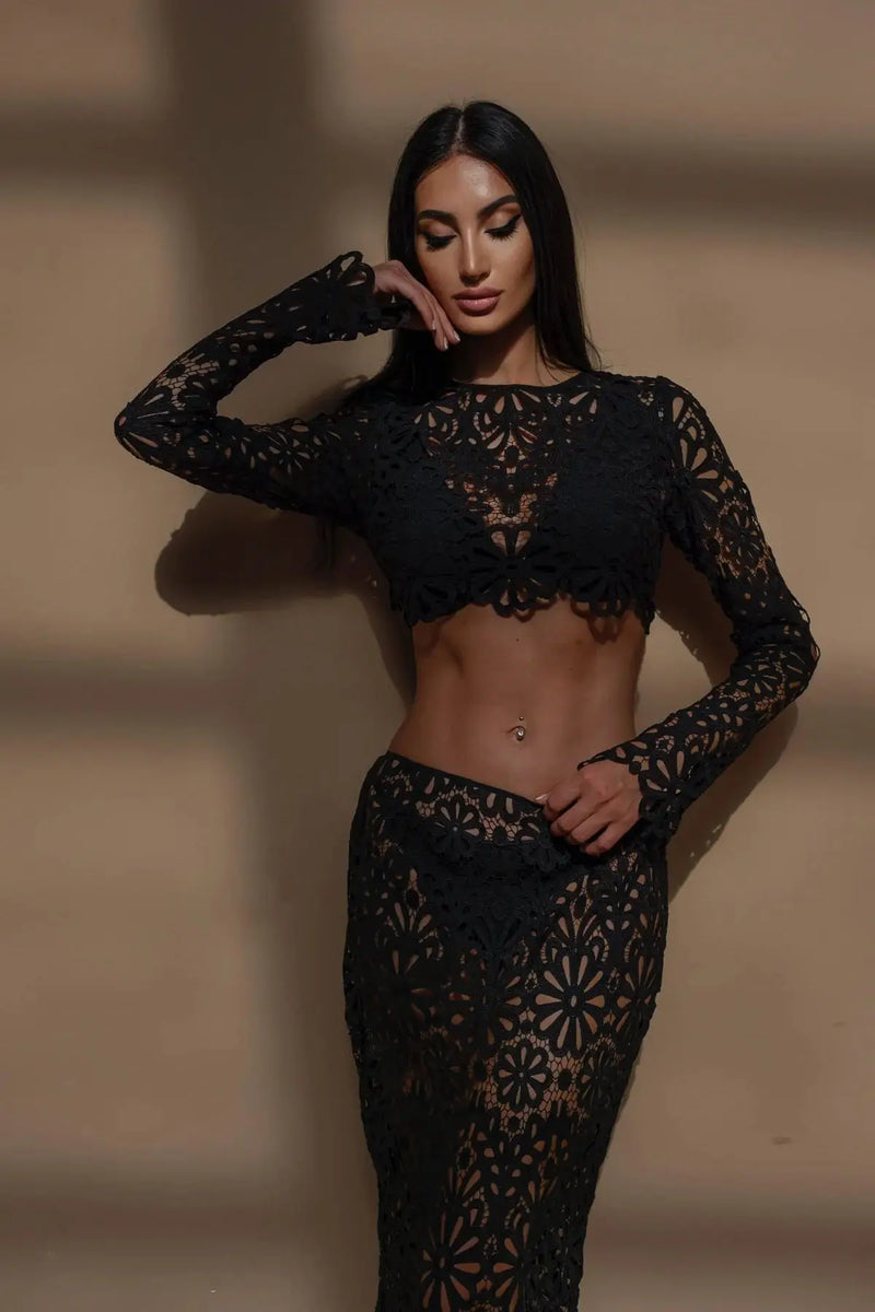 Conjunto 2 Peças Cropped e Saia Rendado Floral Preto