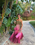 Vestido Longo Plissado Multicolorido Com Babados em Camadas