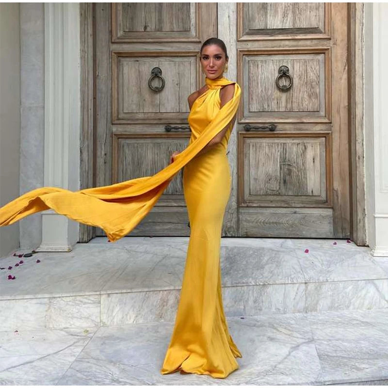 Vestido Longo Cetim Um Ombro Só Com Amarração No Pescoço Amarelo