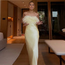Vestido Longo Em Cetim Com Plumas Tomara Que Caia Amarelo