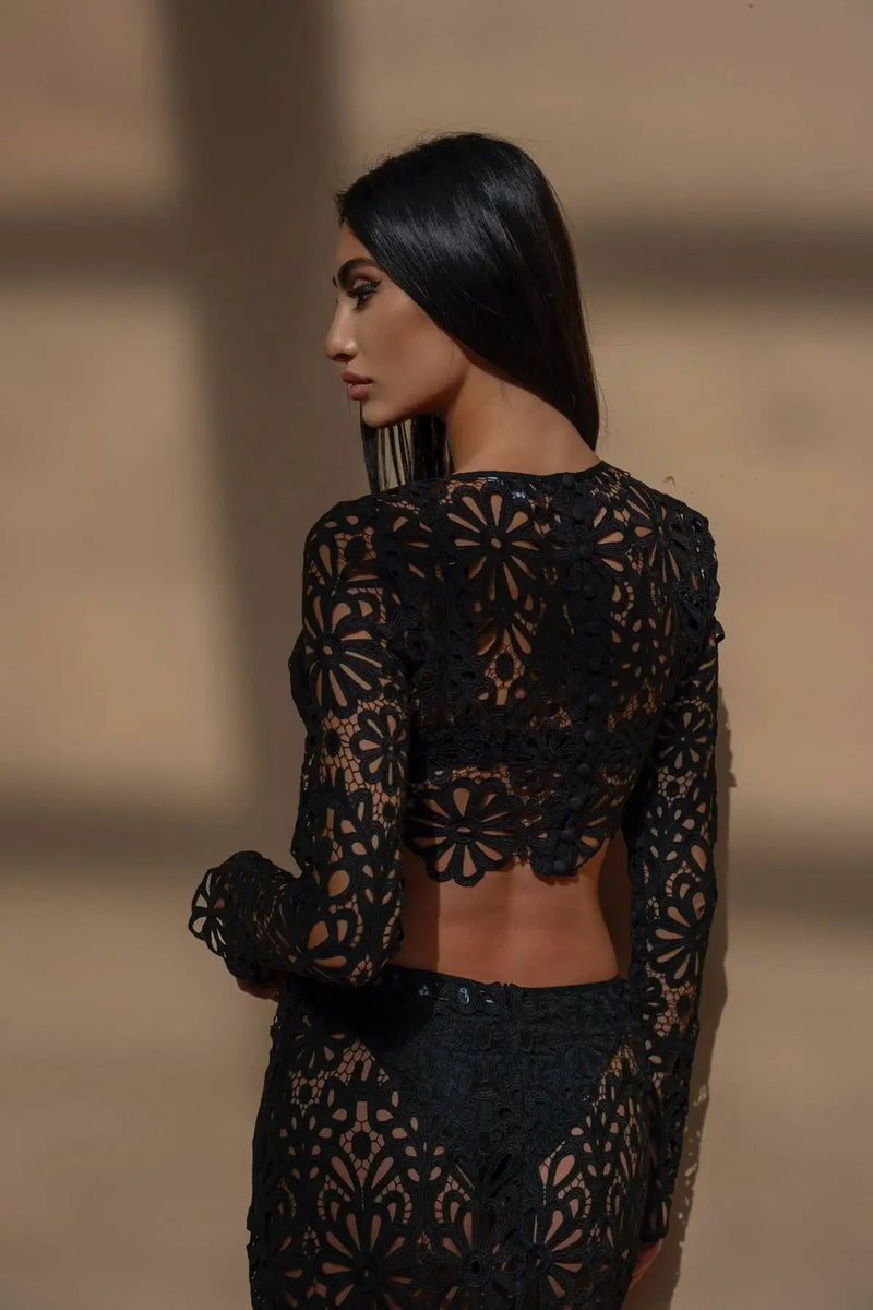 Conjunto 2 Peças Cropped e Saia Rendado Floral Preto