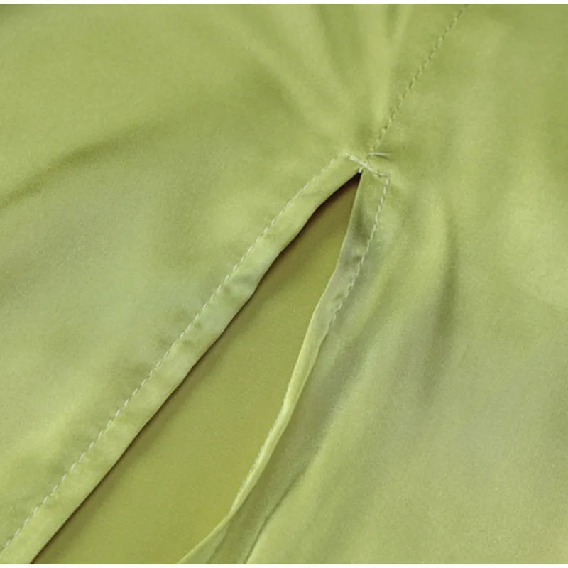 Vestido Longo Com Fenda De Cetim Verde