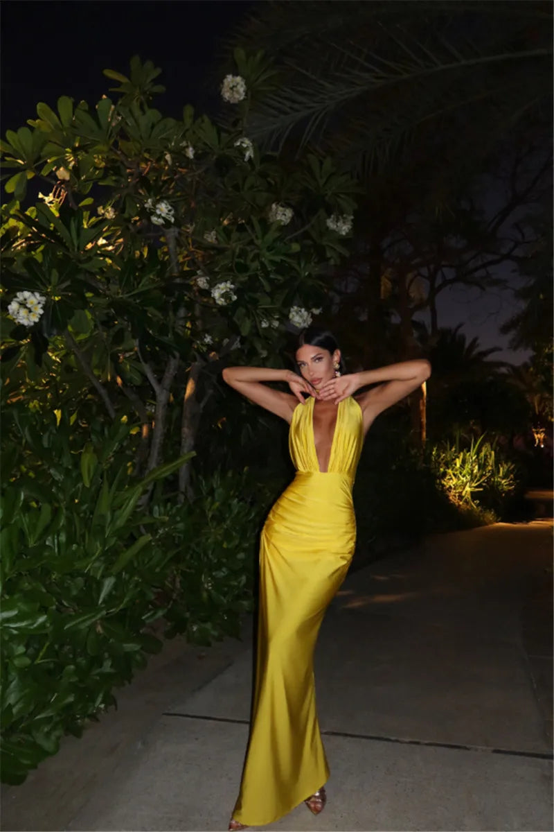 Vestido Longo Recorte Reto Com Fenda Amarelo