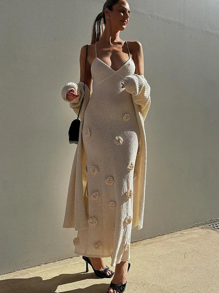 Vestido Longo Decote V Flores 3D Off White