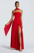 Vestido Longo Assimétrico Sobreposto Com Lenço Vermelho