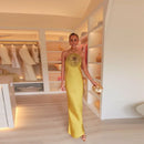 Vestido Longo Em Cetim Com Amarração No Pescoço Amarelo