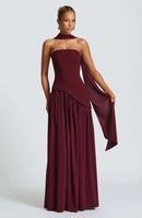Vestido Longo Assimétrico Sobreposto Com Lenço Vermelho