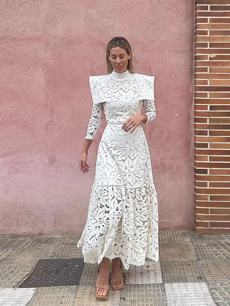 Vestido Longo Rendado Gola Halter Manga Longa Branco