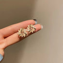 Brinco em Flor Pétalas